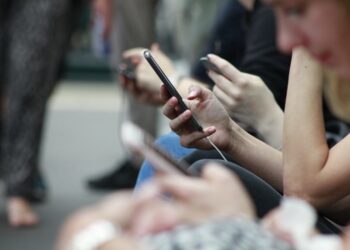 Redes sociales; refugio para males psicológicos