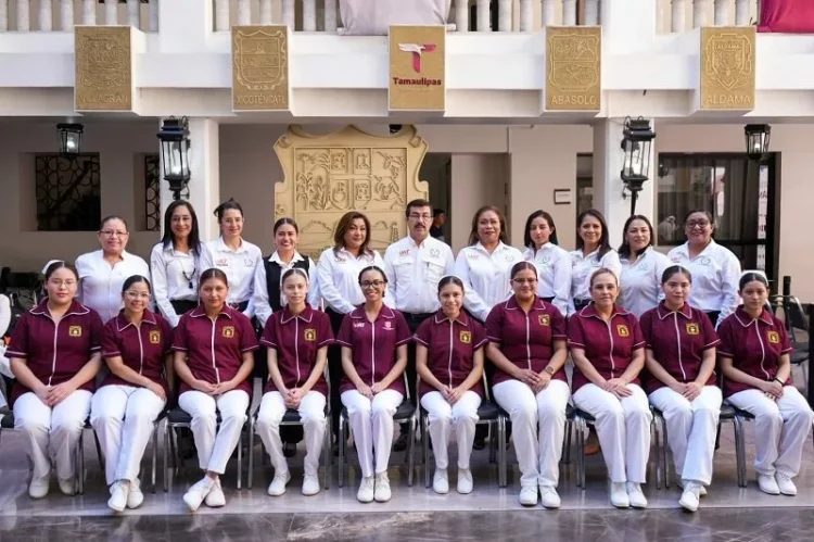 Reconoce UAT labor humanista de las enfermeras y enfermeros