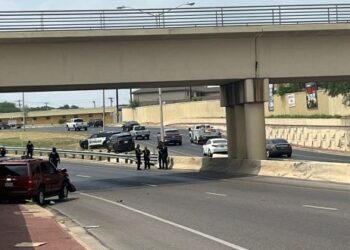 NO LLEVABA CINTURÓN Muere un menor tras volcadura en Laredo