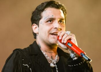 Christian Nodal podría dejar de cantar canciones si pierde juicio contra disquera