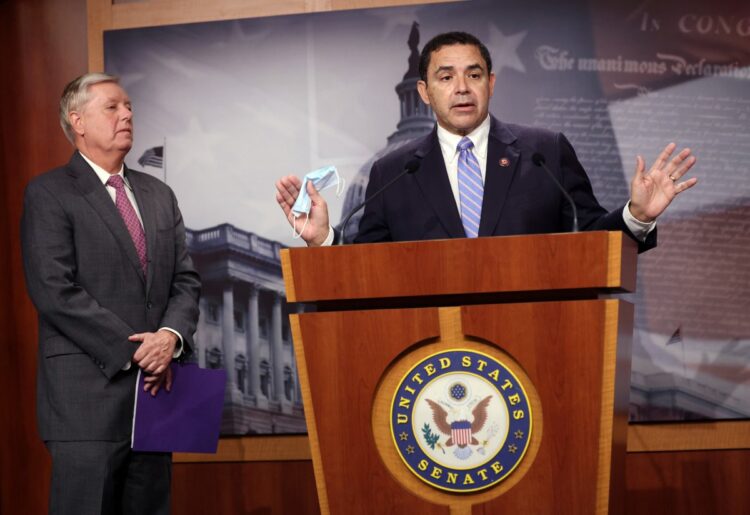 NO SERÁ EN LAREDO Juicio contra Cuéllar seguirá en Houston