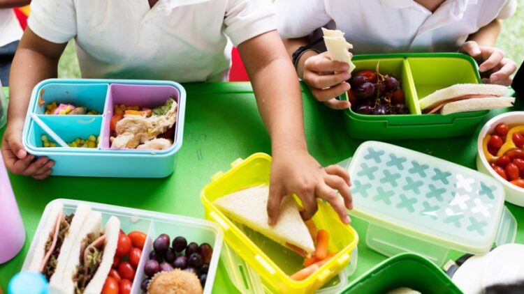 Supervisa Coepris alimentos en cooperativas escolares básicas