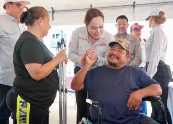 CARMEN LILIA CANTUROSAS Lleva ‘Presidencia cerquita de ti’ a Valles del Paraíso