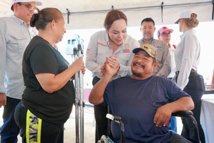CARMEN LILIA CANTUROSAS Lleva ‘Presidencia cerquita de ti’ a Valles del Paraíso