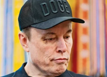 Musk niega consumo de drogas y acusa al New York Times de difamación