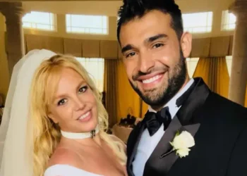 Britney Spears estalla contra sus ex: “¡Malditos imbéciles!”