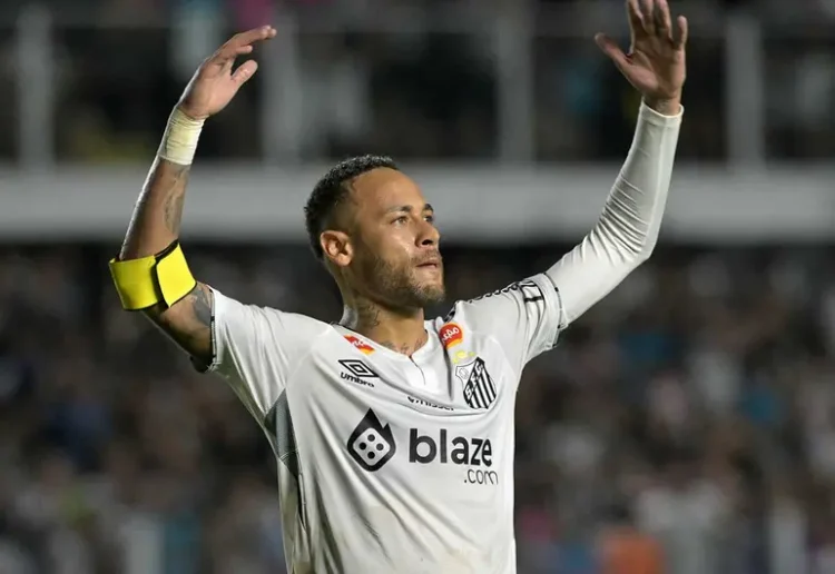 Neymar renueva con Santos y seguirá hasta finales de 2025