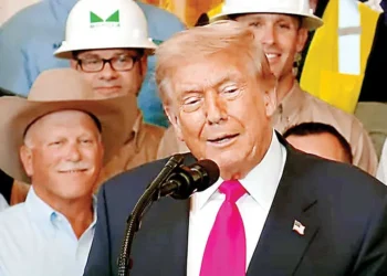 Trump firma tregua comercial con China tras intensa guerra arancelaria