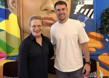 Aaron Ramsey aterriza en Pumas con bienvenida diplomática