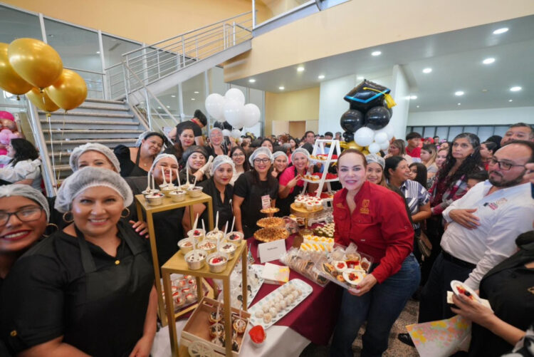 FORTALECE GOBIERNO MUNICIPAL BIENESTAR DE FAMILIAS CON ENTREGA DE CONSTANCIAS A 448 GRADUADOS DE TALLERES DE OFICIO