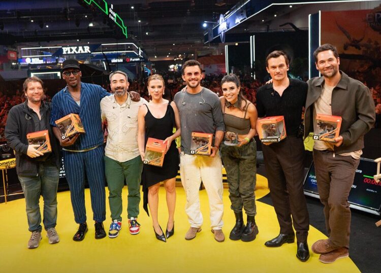 PEDRO PASCAL Y SCARLETT JOHANSSON Viven épico momento en CCXP MX 2025