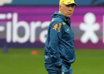 Ancelotti apuesta por Raphinha para revivir a Brasil