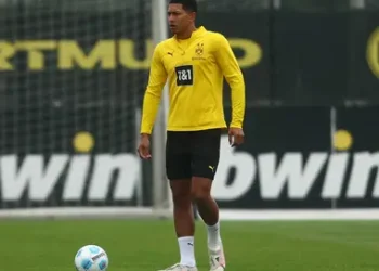 Jobe Bellingham sigue los pasos de su hermano y firma con el Dortmund