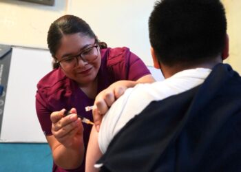 Refuerza Salud vacunación contra sarampión y tosferina