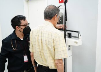 RECONOCE DIF NUEVO LAREDO A PADRES CON BRIGADA MÉDICA “PAPÁ SALUDABLE”