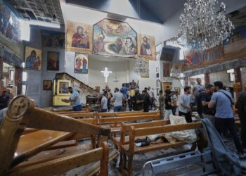 SUICIDA DEJA 20 MUERTOS Detona explosivo en iglesia en Siria