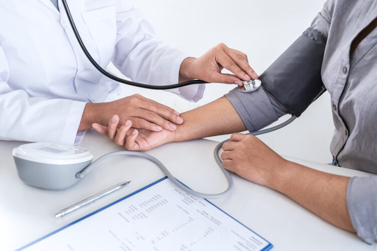 En aumento los casos de hipertensión en hombres