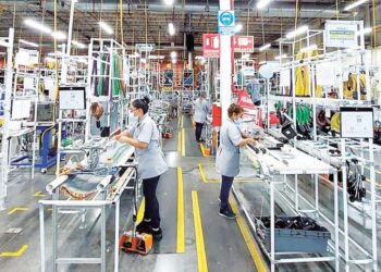 EN NUEVO LAREDO Transportistas y empresas resentidos por aranceles
