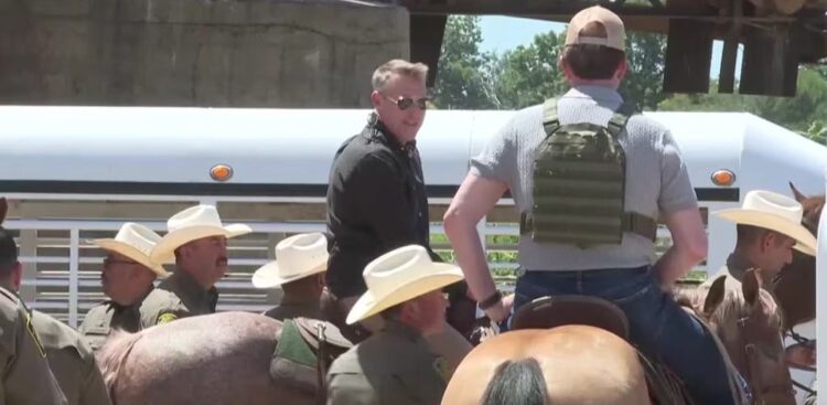 VISITA LAREDO Rodney Scott supervisa la frontera en Texas