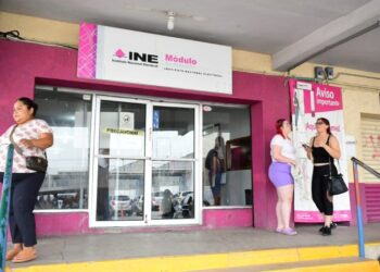 Ya tramitan credencial del INE