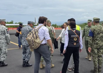 POR HURACÁN ‘ERICK’ Sobrevuela Sheinbaum las zonas afectadas en Oaxaca