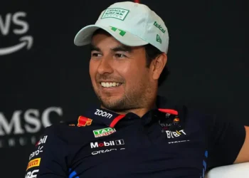 Cadillac mantiene el suspenso con ‘Checo’ Pérez rumbo a la F1 2026