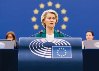 UE aplaza aranceles de represalia para negociar con EE. UU.