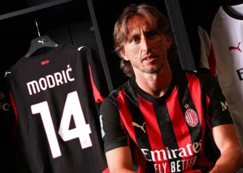 Luka Modric firma con el AC Milan para una última etapa en su carrera