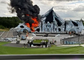 Incendio en el escenario principal de Tomorrowland sacude al festival antes de su inicio