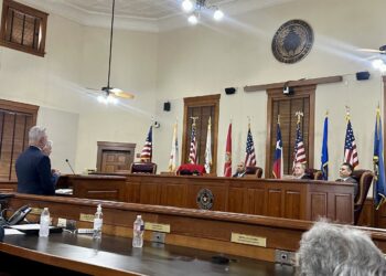 Condado de Webb aprueba 21 millones para servicios feriales