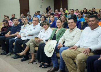 Capacita SEBIEN en salud mental y trabajo en equipo