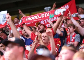 Liverpool honra a Diogo Jota con emotivo triunfo ante Preston