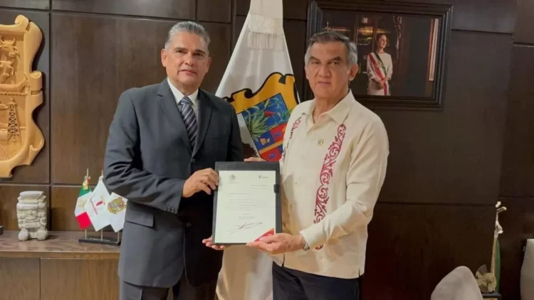 AMÉRICO VILLARREAL Entrega nombramiento a nuevo Srio. de Seguridad de Tamaulipas
