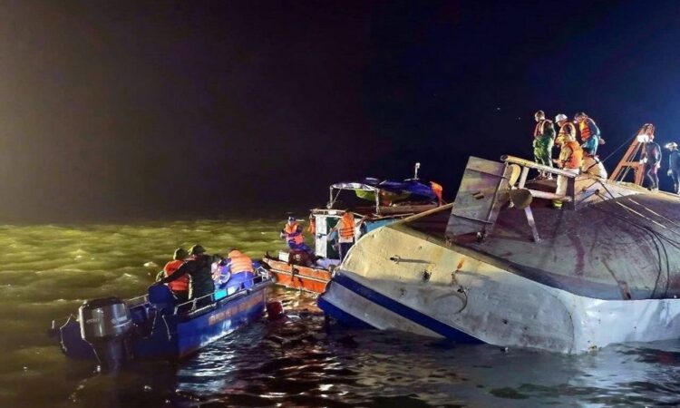 CONTINÚA BÚSQUEDA Suman 36 muertos por naufragio en Vietnam
