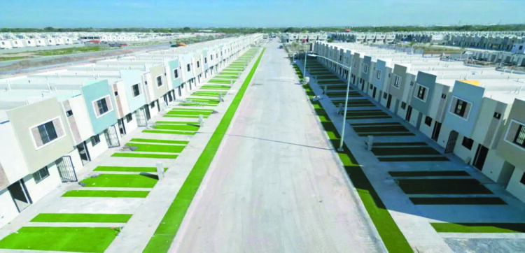 Cierran paso a fraccionamientos sin servicios