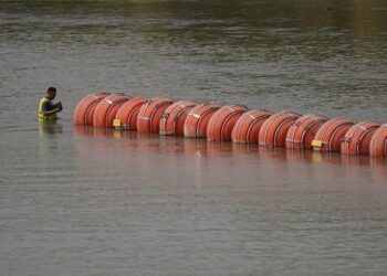 17 MILLAS MÁS DHS ampliará boyas fronterizas en Texas