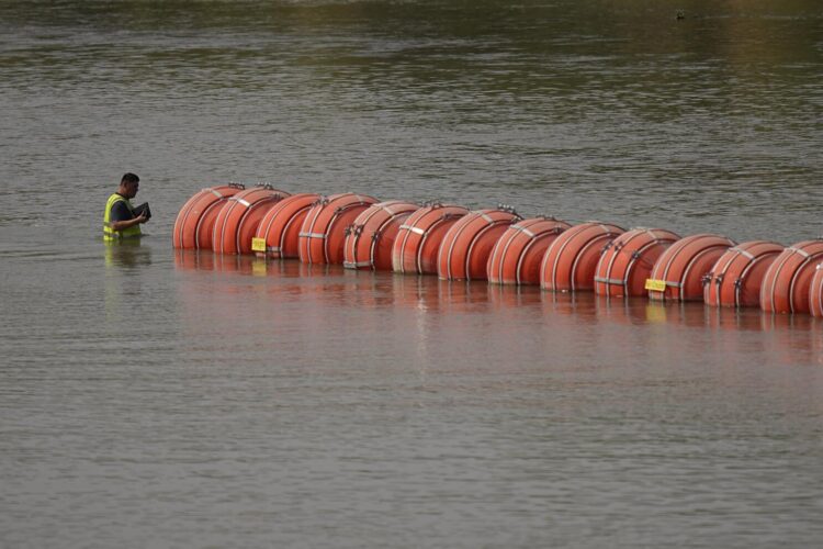 17 MILLAS MÁS DHS ampliará boyas fronterizas en Texas