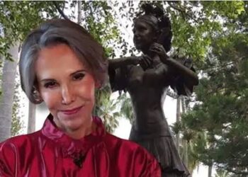 Convocan a retirar estatua de Florinda Meza