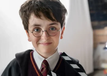 Revelan foto del nuevo Harry Potter en la nueva serie de HBO