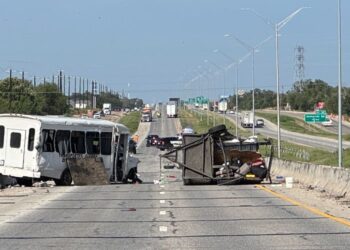 CAOS EN LA I-35 Fatal accidente deja un saldo de cuatro muertos