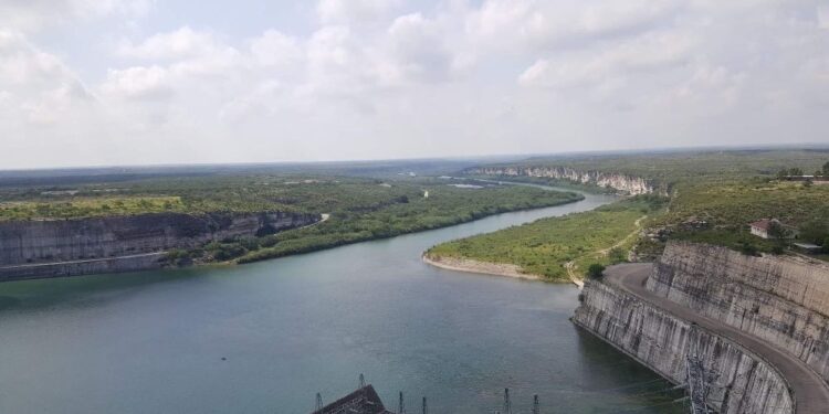 LA AMISTAD REPUNTA Presa toma nivel y abasto está seguro