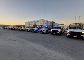 Recibe NLD patrullas, ambulancia y van