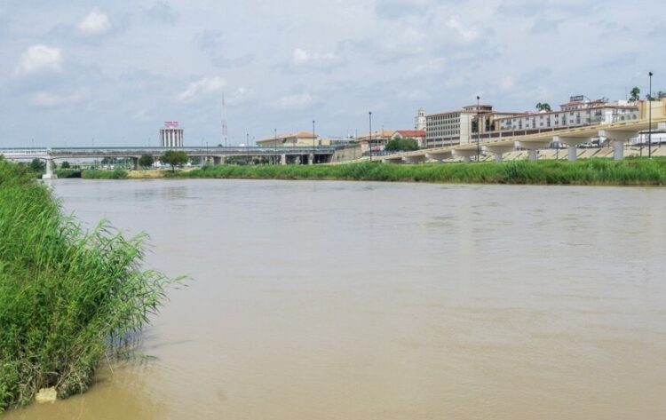 PARA EL ÁREA DE LAREDO Emiten aviso de inundación por lluvias en Eagle Pass