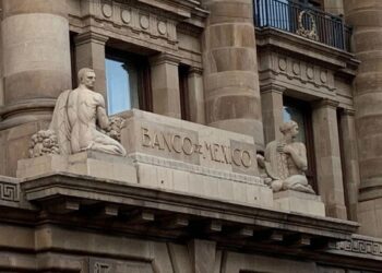 POR DISMINUCIÓN DE INFLACIÓN Banxico baja tasa de interés a 7.75%