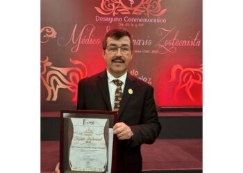 Recibe Dámaso Anaya el Premio Nacional al Mérito Profesional 2025