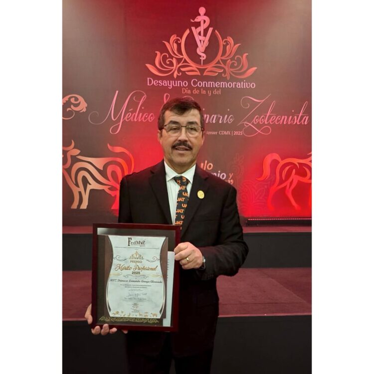 Recibe Dámaso Anaya el Premio Nacional al Mérito Profesional 2025