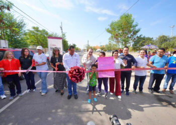 CARMEN LILIA CANTUROSAS ENTREGA OBRAS DE REPAVIMENTACIÓN EN LA COLONIA EL CAMPANARIO