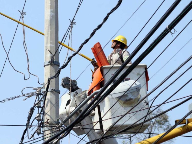 TRAS CONSTANTES APAGONES Exigen solución a CFE por fallas de energía