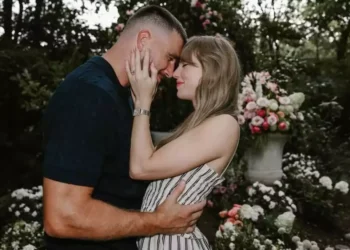 TRAS DOS AÑOS DE NOVIAZGO Taylor Swift y Travis Kelce se comprometen