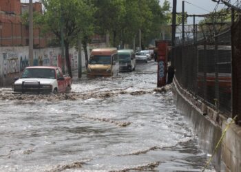 TEMPORADA DE LLUVIAS Sistema colapsado inunda Ciudad de México cada año